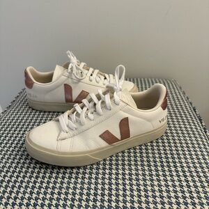 Veja
Campo Low-Top
Leather Sneakers